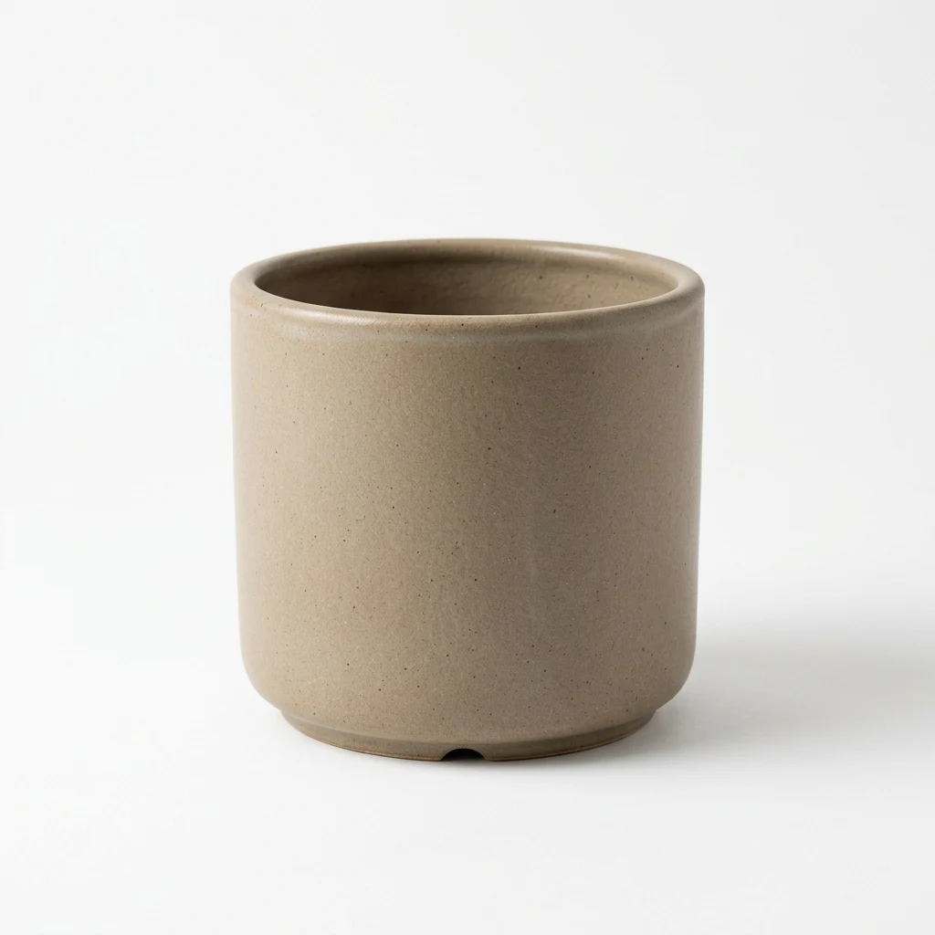 Suncast Resin outdoor planter image 3